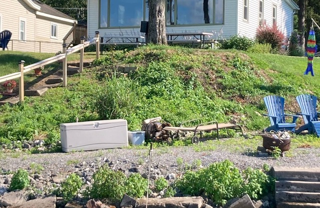 Vintage Lake House Nestled on the South Shore of Oneida Lake