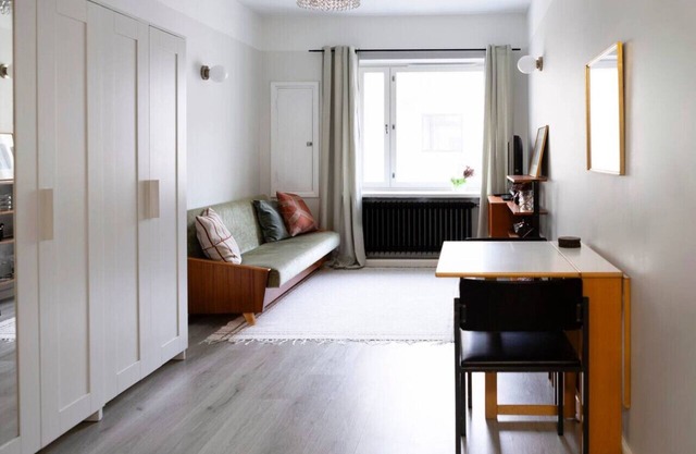 Vintage Modern Apartment at Seaside