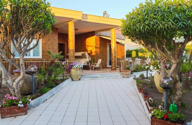 Vintage Style Beautiful Villa on Promenade of Agrigento (City of Temples)