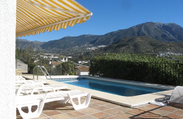 Vinuela, Andalucia. House to Rent. 400 per Week, 2 Beds, Cortijos Romero,