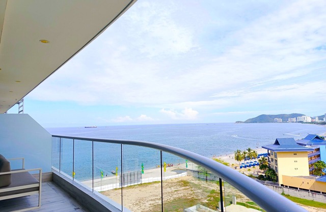 VIP Apartment - With Sea and Beach View