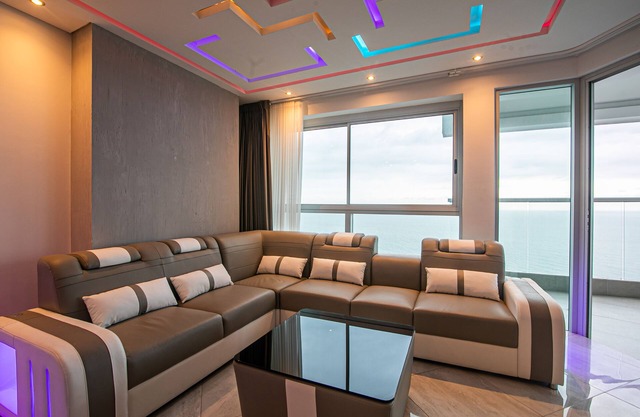 VISITORS ALLOWED. Super Modern 3BR Futuristic Illuminato Apt