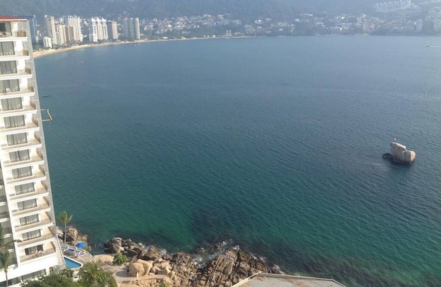Vista al Mar, Playa, Albercas y Balcón