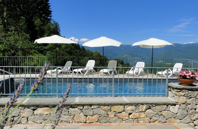 Vista Bellissima! Stunning views, private pool, walk to restaurant, WIFI,
