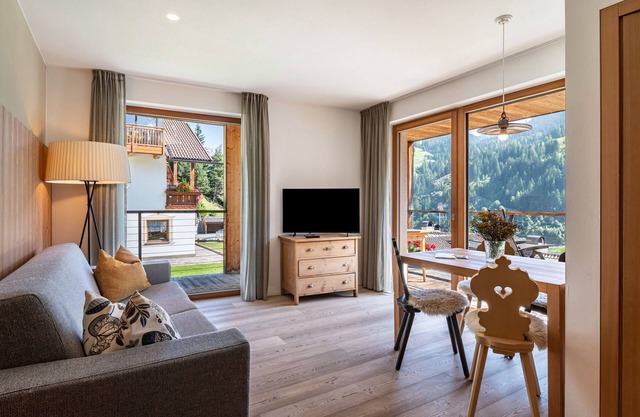 Vista Dolomites Apartment "Harmony" with Mountain View, Private Garden & Wi-Fi