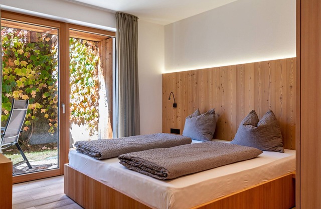 Vista Dolomites apartment "Vitality" with Mountain View, Private Garden & Wi-Fi