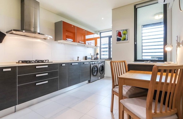 Vita Portucale | Miraflores Sky View with Balcony