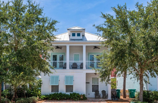 ~ Vitamin Sea ~ 4br/3.5ba ~ Sleeps 12 ~ Villages of Crystal Beach