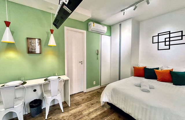 Vitta Apt 3 min from Allianz, Pool, Parking & Wi-Fi