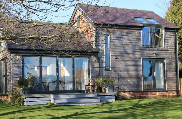 VITULA COTTAGE, family friendly, character holiday cottage in Wem