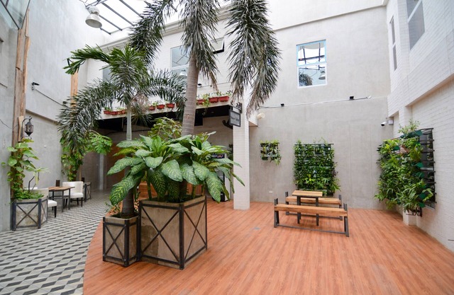 Viven Hotel