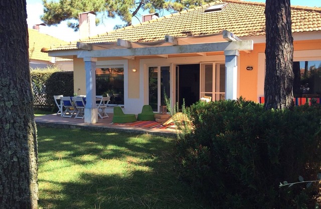 Vivenda Familiar com Jardim Privado em Condominio Fechado
