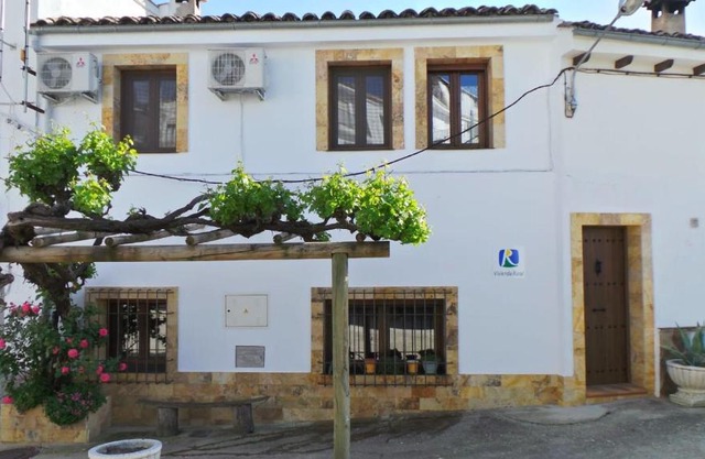 Vivienda rural fuente de los gusarapos