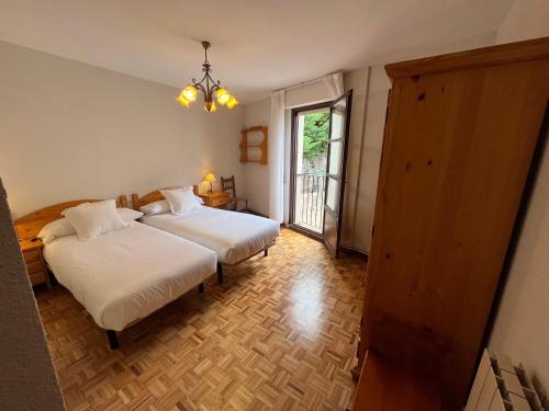 vivienda turistica en la plaza del pueblo