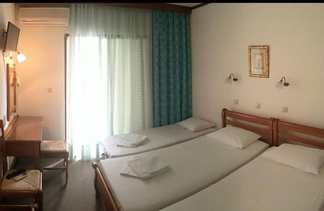 Vlachogiannis Hotel - Triple Room 3