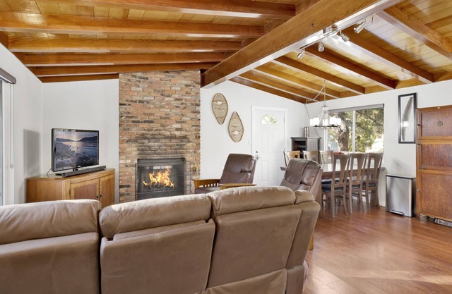 Vogel House- Moonridge Resort Cottage