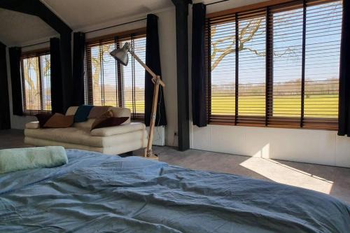Vrijstaand/landelijk appartement met uitzicht!