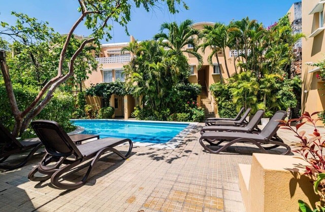 w* | Awesome 2BR w/Pool and AC in Getsemani