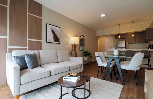 w* | Comfy 2BR w/Modern Balcony Near Kennedy Park