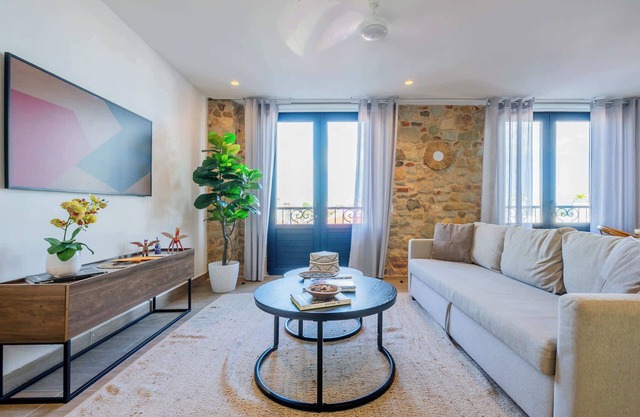 w* | Compacted1BR w/Balcony in Casco Viejo