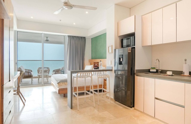 w* | Remarkable 1BR w/Ocean View in Crespo