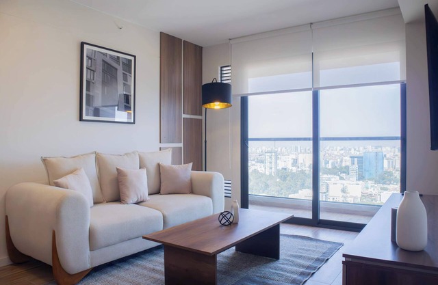 w* |Stylish 2BR in San Isidro