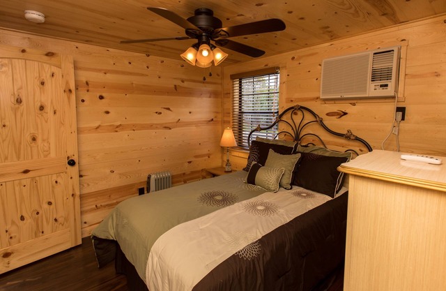WAE Outdoors Cabin # 4 Log Cabin