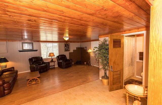 WAE Outdoors Inc. Cabin #3 Honeymoon Cabin