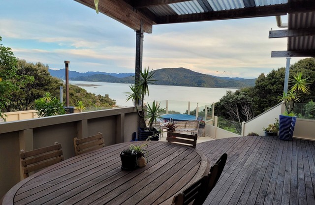 Waikare Retreat - Stunning Views