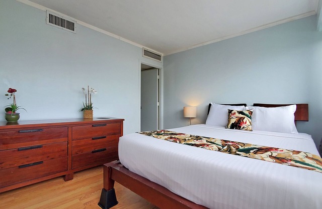 ☄Waikiki 1 Bedroom w/Pool A/C & Free Parking