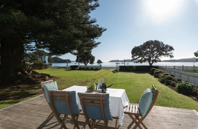 Wairangi Beach Cottage - Paihia Beach House