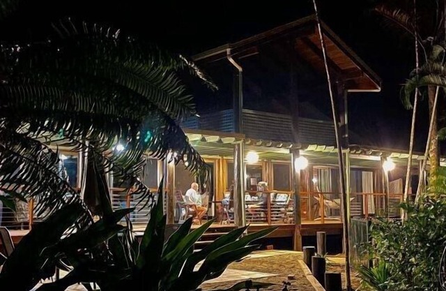 WaitaWhile Eco Retreat - Holiday sustainably, pool, walk to beach