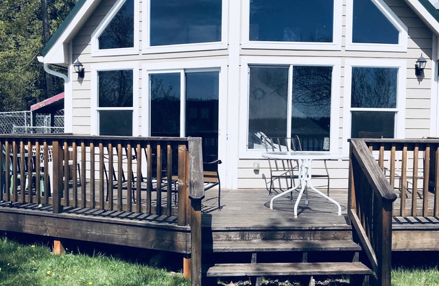 Waitts Lake ,Valley Washington .Vacation Rental 99181 near Chewelah Washington