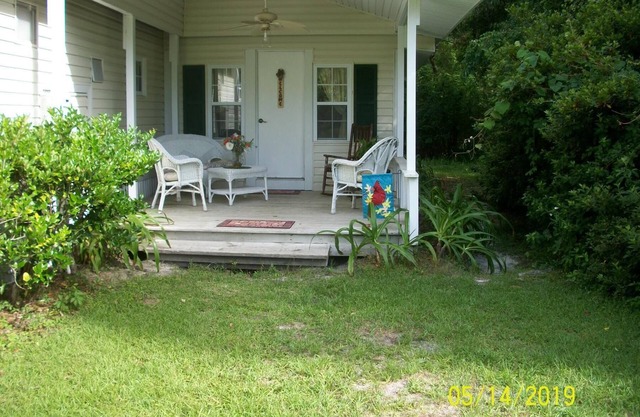 Wakulla Springs State Park and St. Marks Wildlife Refuge are just minutes away.