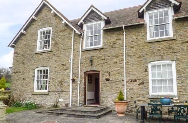 WALCOT FARM, character holiday cottage in Lydbury North