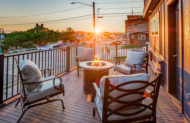 Walk Downtown | Rooftop Views | Private Deck & Game Room Fun