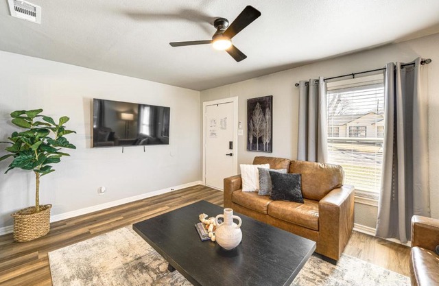Walk to ATandT Stadium Home with Patio and BBQ