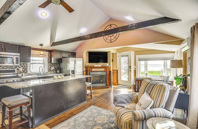 Walk to Beach: Water-View Abode in Portsmouth!