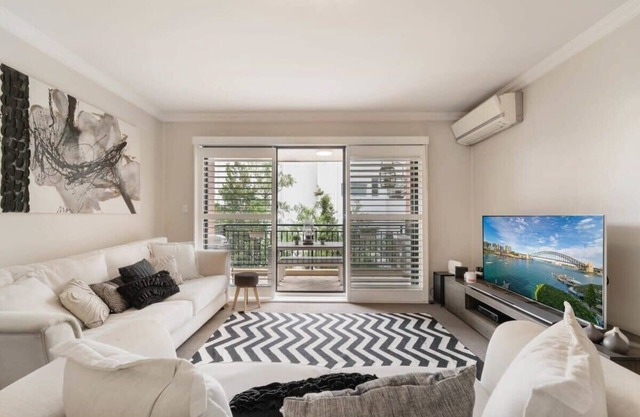 Walk to Coogee Beach Apartment Retreat