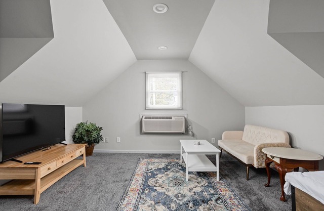 Walk to Downtown | Cozy Comfort