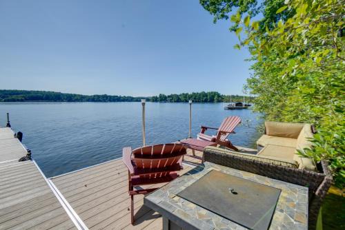 Walk to Lake Winnisquam Access Cozy Retreat