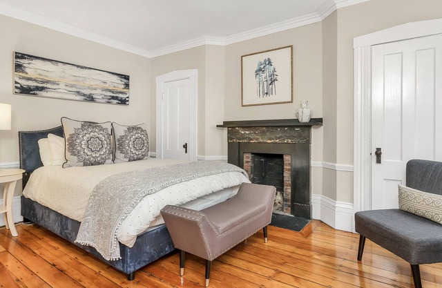 🌳Walk to MGH🏨Private Patio🌲5 Star🌻Disinfected🐶Dogs Ok🌳Laundry on Site🌳