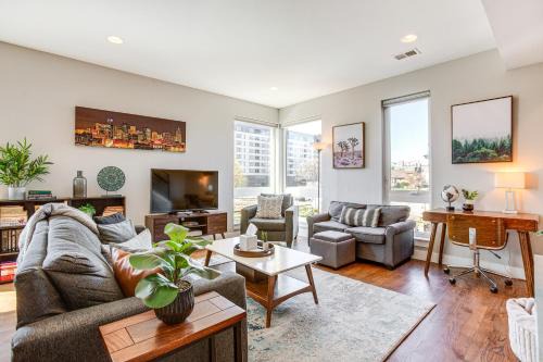 Walk to Mile High Stadium Modern Denver Townhome