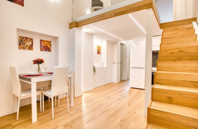 Walk to Navigli - 2 Bedrooms Apt