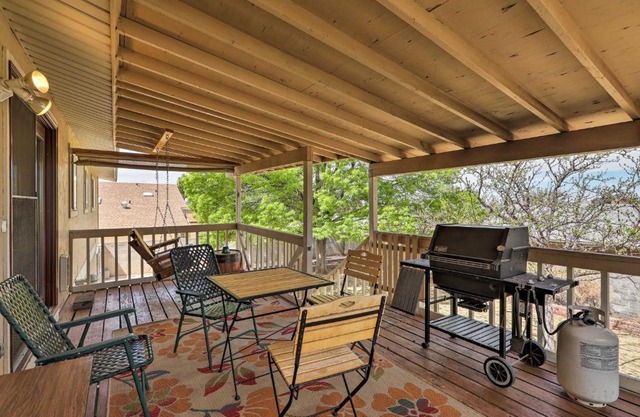 Walk to Rim View Trail Page Home with Deck and Yard