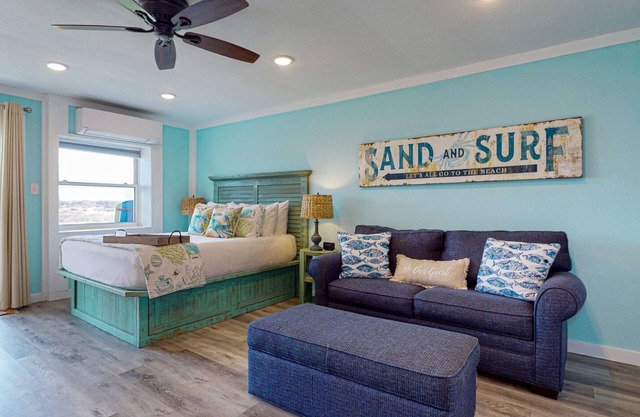 Walk to Sandfest, Shared Pools, Boardwalk to the Beach