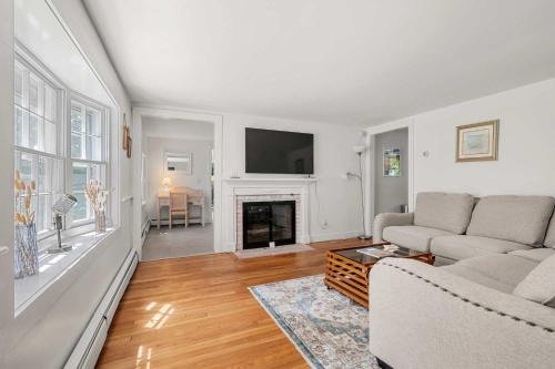 Walk to Seaside Park Stylish Updated Interior