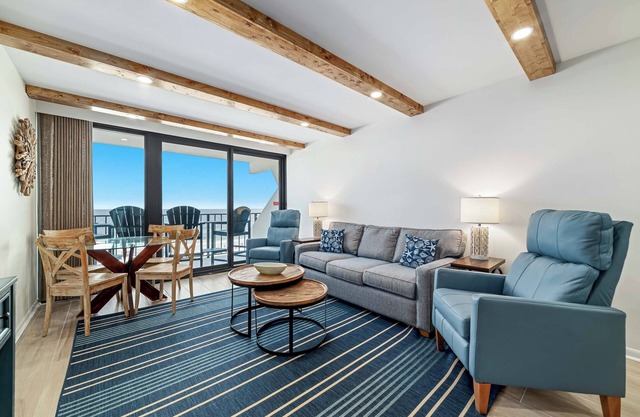 Walk to the HangOut! | Island Winds East Beachfront | Pool | My Beach Getaways