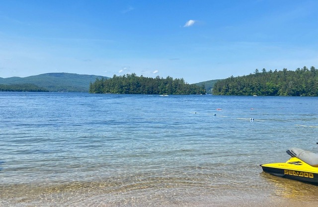 Walk to the Lake! Bike, Hike, RELAX! Beautiful setting, steps to Newfound Lake.