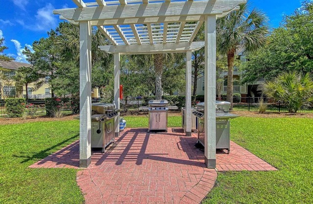 Walkable community close to Isles of Palms Beach, Shem Creek and Charleston